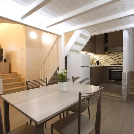 Gaia House 아파트 그로타페라타